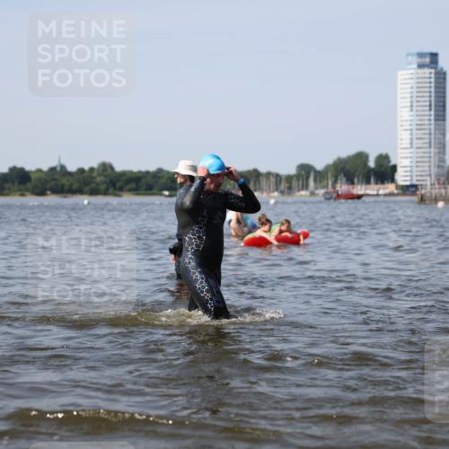 22.06.2025 - Viking Triathlon Michael Strokosch http://msf.ph/oto/8056754 22.06.2025 10:32:21 Schwimmen 53, 147, 170, 173, 207, 214, 461, 492 meine-sportfotos.de