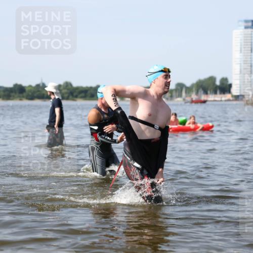 22.06.2025 - Viking Triathlon Michael Strokosch http://msf.ph/oto/8056774 22.06.2025 10:32:28 Schwimmen 53, 80, 147, 170, 173, 461, 492 meine-sportfotos.de
