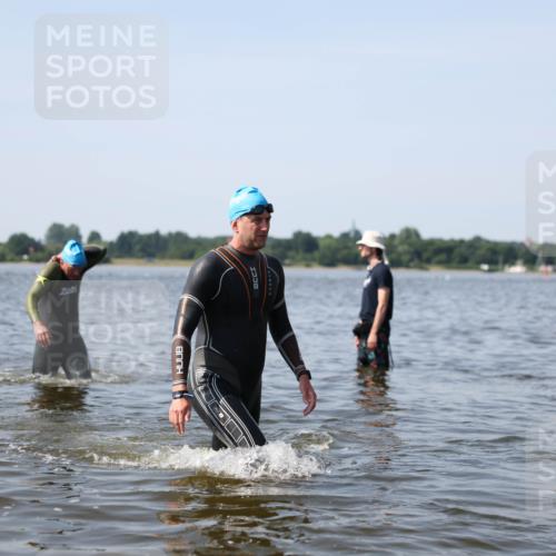 22.06.2025 - Viking Triathlon Michael Strokosch http://msf.ph/oto/8056791 22.06.2025 10:32:34 Schwimmen 53, 80, 170, 208, 278, 492 meine-sportfotos.de