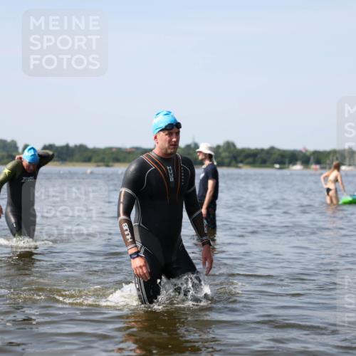 22.06.2025 - Viking Triathlon Michael Strokosch http://msf.ph/oto/8056795 22.06.2025 10:32:35 Schwimmen 80, 170, 208, 278, 492, 554 meine-sportfotos.de