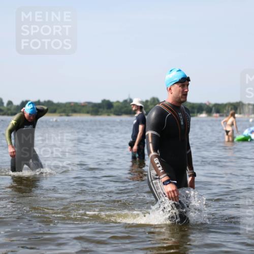 22.06.2025 - Viking Triathlon Michael Strokosch http://msf.ph/oto/8056800 22.06.2025 10:32:35 Schwimmen 80, 170, 208, 278, 492, 554 meine-sportfotos.de