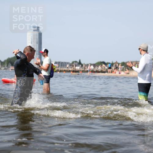 22.06.2025 - Viking Triathlon Michael Strokosch http://msf.ph/oto/8056898 22.06.2025 10:33:24 Schwimmen 28, 38, 300, 382, 387, 522, 524, 608 meine-sportfotos.de