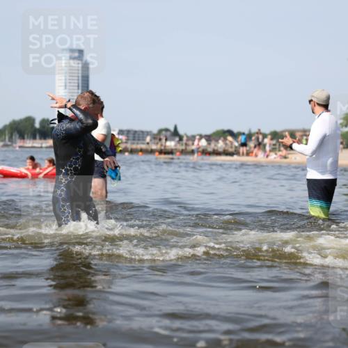 22.06.2025 - Viking Triathlon Michael Strokosch http://msf.ph/oto/8056900 22.06.2025 10:33:24 Schwimmen 28, 38, 300, 382, 387, 522, 524, 608 meine-sportfotos.de