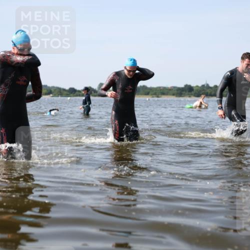 22.06.2025 - Viking Triathlon Michael Strokosch http://msf.ph/oto/8056951 22.06.2025 10:33:36 Schwimmen 5, 38, 149, 255, 304, 348, 382, 457, 522, 524 meine-sportfotos.de
