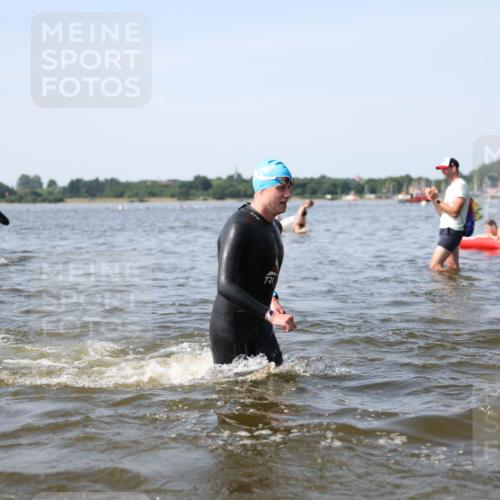 22.06.2025 - Viking Triathlon Michael Strokosch http://msf.ph/oto/8056959 22.06.2025 10:33:40 Schwimmen 5, 38, 50, 149, 242, 255, 304, 348, 382, 438, 457, 522 meine-sportfotos.de