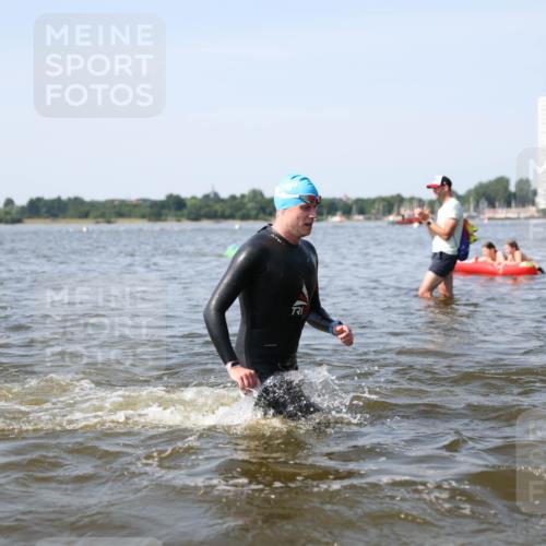 22.06.2025 - Viking Triathlon Michael Strokosch http://msf.ph/oto/8056961 22.06.2025 10:33:40 Schwimmen 5, 38, 50, 149, 242, 255, 304, 348, 382, 438, 457, 522 meine-sportfotos.de