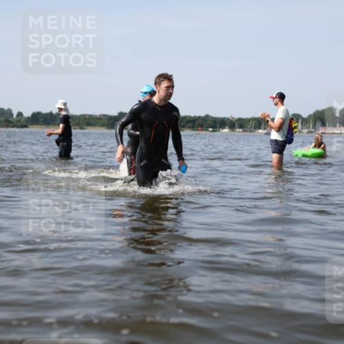 22.06.2025 - Viking Triathlon Michael Strokosch http://msf.ph/oto/8057101 22.06.2025 10:34:17 Schwimmen 46, 70, 294, 297, 486, 520, 527, 618, 635 meine-sportfotos.de