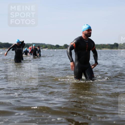 22.06.2025 - Viking Triathlon Michael Strokosch http://msf.ph/oto/8057158 22.06.2025 10:34:29 Schwimmen 247, 294, 306, 341, 366, 430, 486, 520, 527, 546 meine-sportfotos.de
