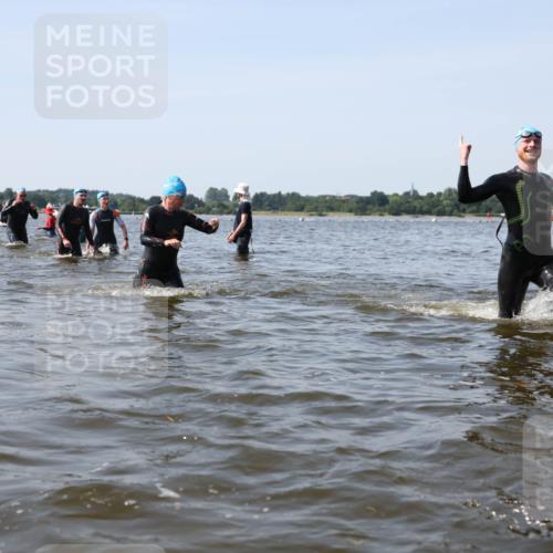22.06.2025 - Viking Triathlon Michael Strokosch http://msf.ph/oto/8057235 22.06.2025 10:34:44 Schwimmen 77, 114, 161, 247, 284, 323, 341, 434, 550 meine-sportfotos.de