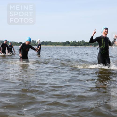 22.06.2025 - Viking Triathlon Michael Strokosch http://msf.ph/oto/8057237 22.06.2025 10:34:44 Schwimmen 77, 114, 161, 247, 284, 323, 341, 434, 550 meine-sportfotos.de