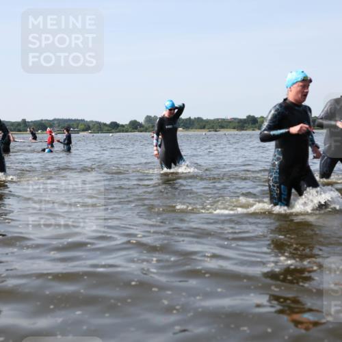22.06.2025 - Viking Triathlon Michael Strokosch http://msf.ph/oto/8057318 22.06.2025 10:34:55 Schwimmen 17, 43, 77, 161, 434, 475, 495, 548 meine-sportfotos.de