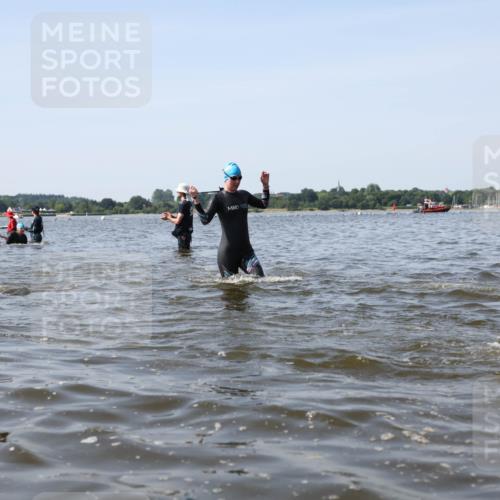 22.06.2025 - Viking Triathlon Michael Strokosch http://msf.ph/oto/8057326 22.06.2025 10:34:57 Schwimmen 17, 43, 77, 161, 434, 475, 495, 548, 660 meine-sportfotos.de