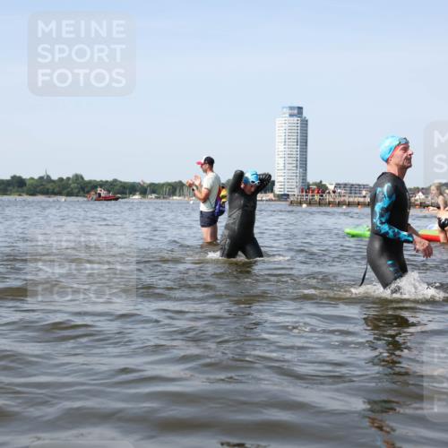 22.06.2025 - Viking Triathlon Michael Strokosch http://msf.ph/oto/8057365 22.06.2025 10:35:09 Schwimmen 139, 157, 204, 296, 365, 475, 495, 548, 660 meine-sportfotos.de