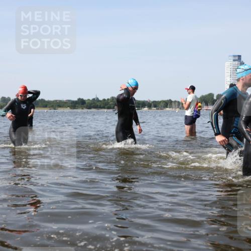 22.06.2025 - Viking Triathlon Michael Strokosch http://msf.ph/oto/8057387 22.06.2025 10:35:18 Schwimmen 107, 139, 157, 204, 296, 320, 365, 395, 482, 508, 632 meine-sportfotos.de