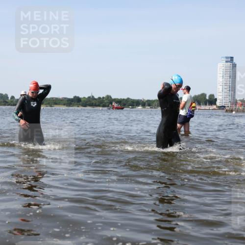 22.06.2025 - Viking Triathlon Michael Strokosch http://msf.ph/oto/8057392 22.06.2025 10:35:19 Schwimmen 107, 139, 157, 204, 296, 320, 365, 395, 482, 508, 632 meine-sportfotos.de
