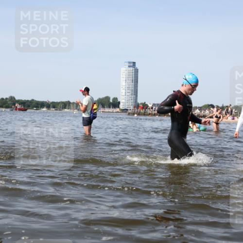 22.06.2025 - Viking Triathlon Michael Strokosch http://msf.ph/oto/8057399 22.06.2025 10:35:20 Schwimmen 107, 139, 204, 296, 320, 365, 395, 482, 508, 632 meine-sportfotos.de
