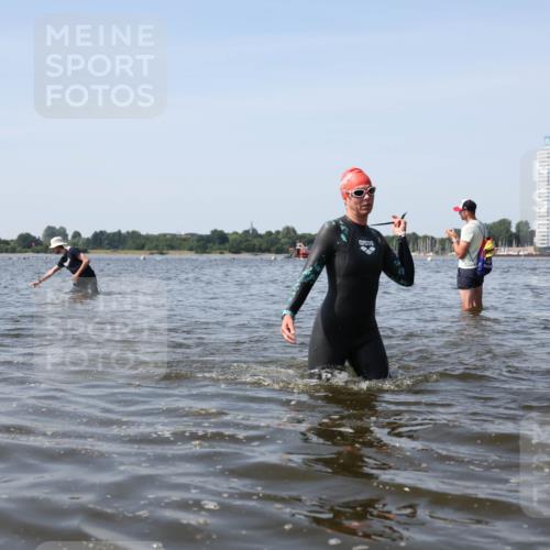 22.06.2025 - Viking Triathlon Michael Strokosch http://msf.ph/oto/8057405 22.06.2025 10:35:21 Schwimmen 107, 139, 204, 296, 320, 365, 395, 482, 508, 632 meine-sportfotos.de