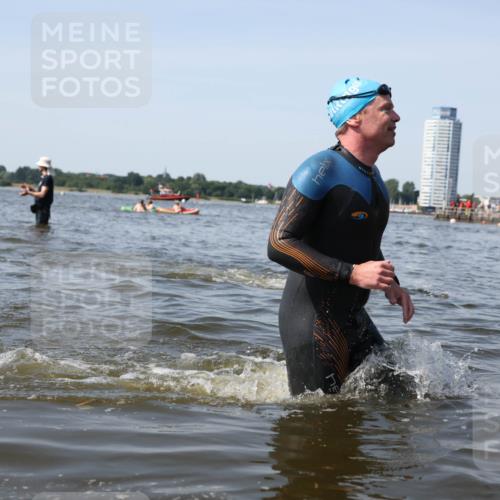 22.06.2025 - Viking Triathlon Michael Strokosch http://msf.ph/oto/8057537 22.06.2025 10:35:54 Schwimmen 19, 265, 313, 377, 448, 552, 636 meine-sportfotos.de