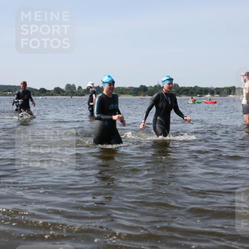 22.06.2025 - Viking Triathlon Michael Strokosch http://msf.ph/oto/8057860 22.06.2025 10:39:38 Schwimmen 25, 29, 86, 93, 117, 138, 150, 244, 298, 337, 423, 529 meine-sportfotos.de