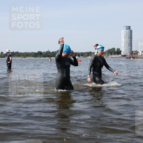 22.06.2025 - Viking Triathlon Michael Strokosch http://msf.ph/oto/8057869 22.06.2025 10:39:39 Schwimmen 25, 29, 86, 93, 117, 138, 150, 244, 337, 423, 529 meine-sportfotos.de