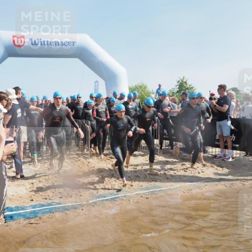 22.06.2025 - Viking Triathlon MichiJ http://msf.ph/oto/8058159 22.06.2025 10:02:01 Schwimmen 3, 17, 80, 91, 127, 137, 278, 299, 304, 365, 415, 435, 449, 492, 551 meine-sportfotos.de
