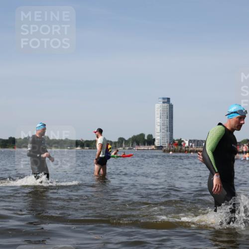22.06.2025 - Viking Triathlon Michael Strokosch http://msf.ph/oto/8058233 22.06.2025 10:41:25 Schwimmen 54, 94, 376, 390, 505 meine-sportfotos.de