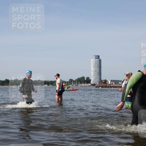 22.06.2025 - Viking Triathlon Michael Strokosch http://msf.ph/oto/8058235 22.06.2025 10:41:25 Schwimmen 54, 94, 376, 390, 505 meine-sportfotos.de