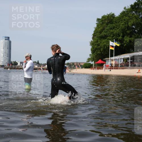 22.06.2025 - Viking Triathlon Michael Strokosch http://msf.ph/oto/8058363 22.06.2025 10:48:33 Schwimmen 412, 471, 494 meine-sportfotos.de
