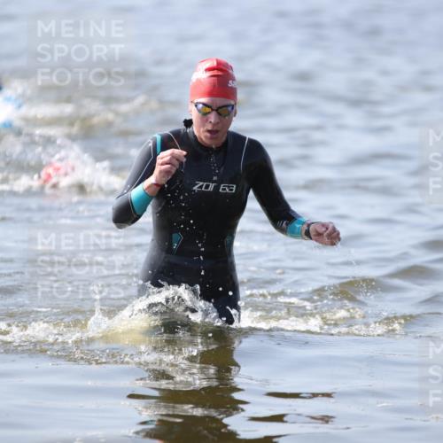 22.06.2025 - Viking Triathlon H.Heesch http://msf.ph/oto/8058364 22.06.2025 10:26:44 Schwimmen 288, 610, 661 meine-sportfotos.de