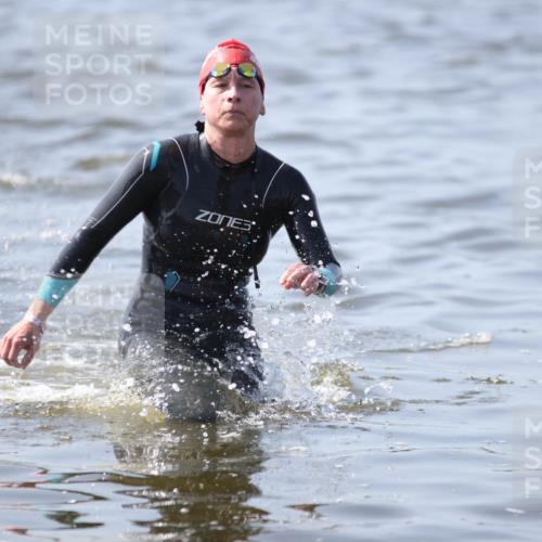 22.06.2025 - Viking Triathlon H.Heesch http://msf.ph/oto/8058373 22.06.2025 10:26:46 Schwimmen 145, 288, 610, 661 meine-sportfotos.de