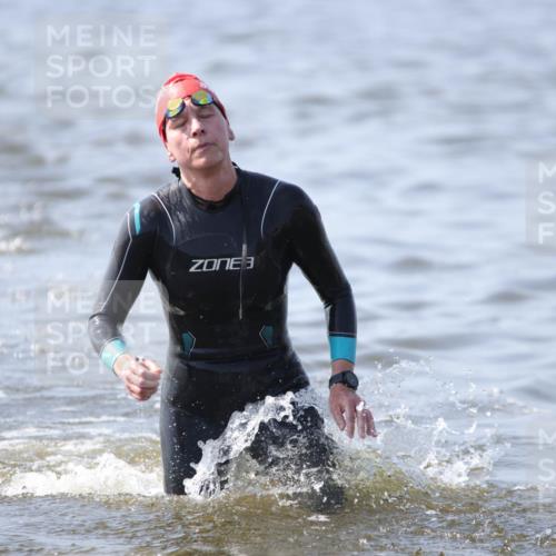 22.06.2025 - Viking Triathlon H.Heesch http://msf.ph/oto/8058379 22.06.2025 10:26:46 Schwimmen 145, 288, 610, 661 meine-sportfotos.de