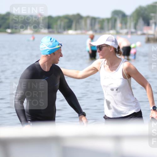 22.06.2025 - Viking Triathlon H.Heesch http://msf.ph/oto/8058389 22.06.2025 10:53:32 Schwimmen 201, 241 meine-sportfotos.de