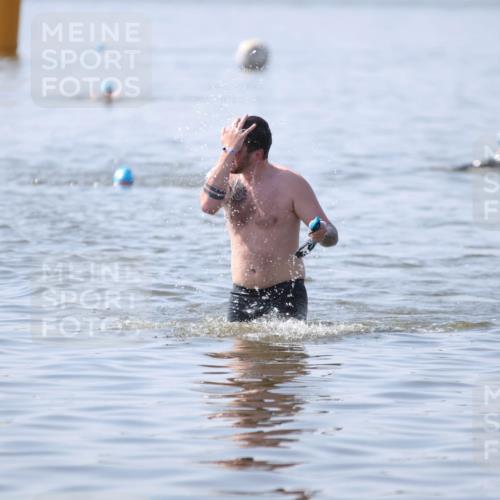 22.06.2025 - Viking Triathlon H.Heesch http://msf.ph/oto/8058442 22.06.2025 10:54:34 Schwimmen  meine-sportfotos.de