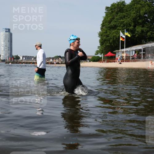 22.06.2025 - Viking Triathlon Michael Strokosch http://msf.ph/oto/8058513 22.06.2025 10:49:15 Schwimmen 64, 155, 256, 317, 353 meine-sportfotos.de