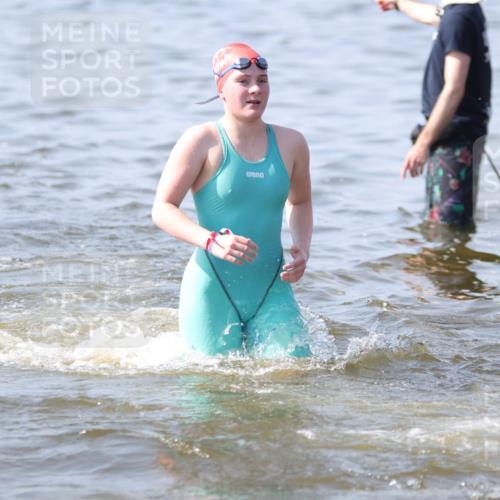 22.06.2025 - Viking Triathlon H.Heesch http://msf.ph/oto/8058552 22.06.2025 10:27:35 Schwimmen 1, 176, 198, 230, 272, 286, 534, 611 meine-sportfotos.de