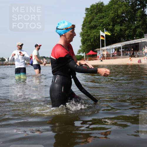 22.06.2025 - Viking Triathlon Michael Strokosch http://msf.ph/oto/8058557 22.06.2025 10:49:19 Schwimmen 64, 155, 256, 317 meine-sportfotos.de