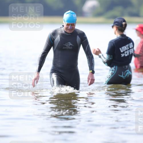 22.06.2025 - Viking Triathlon H.Heesch http://msf.ph/oto/8058624 22.06.2025 10:58:54 Schwimmen 234, 268 meine-sportfotos.de