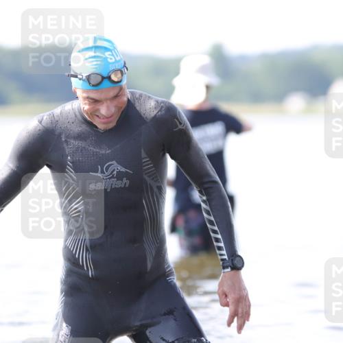 22.06.2025 - Viking Triathlon H.Heesch http://msf.ph/oto/8058667 22.06.2025 10:59:11 Schwimmen 222, 234, 459 meine-sportfotos.de
