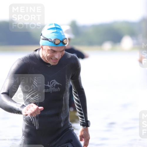 22.06.2025 - Viking Triathlon H.Heesch http://msf.ph/oto/8058671 22.06.2025 10:59:11 Schwimmen 222, 234, 459 meine-sportfotos.de
