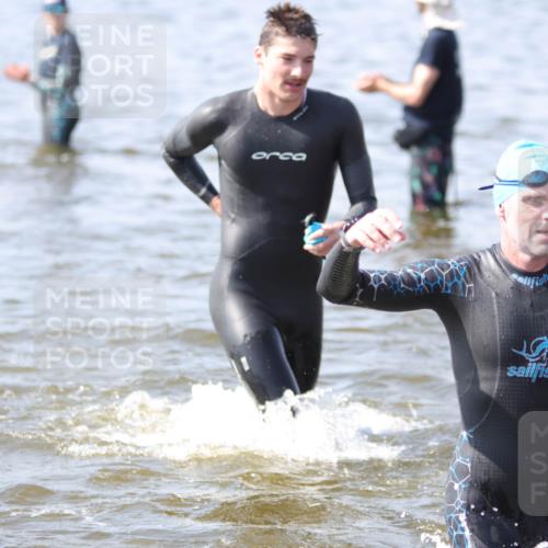 22.06.2025 - Viking Triathlon H.Heesch http://msf.ph/oto/8058677 22.06.2025 10:28:02 Schwimmen 14, 90, 178, 196, 289, 367, 401, 616 meine-sportfotos.de