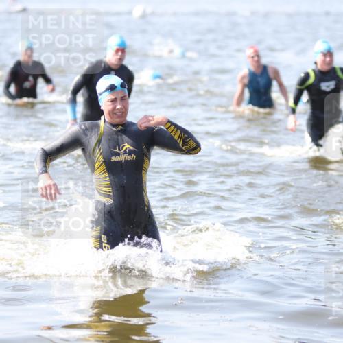 22.06.2025 - Viking Triathlon H.Heesch http://msf.ph/oto/8058746 22.06.2025 10:28:46 Schwimmen 15, 258, 301, 368, 384, 414, 443, 628 meine-sportfotos.de