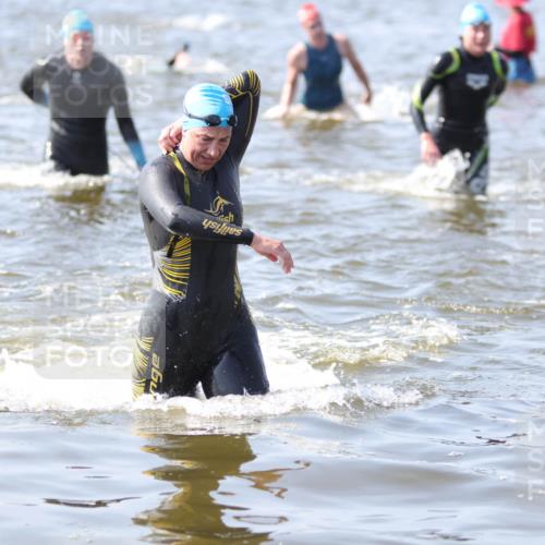 22.06.2025 - Viking Triathlon H.Heesch http://msf.ph/oto/8058753 22.06.2025 10:28:46 Schwimmen 15, 258, 301, 368, 384, 414, 443, 628 meine-sportfotos.de