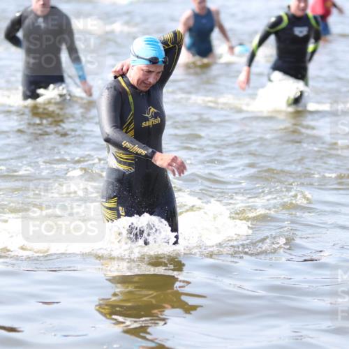 22.06.2025 - Viking Triathlon H.Heesch http://msf.ph/oto/8058756 22.06.2025 10:28:46 Schwimmen 15, 258, 301, 368, 384, 414, 443, 628 meine-sportfotos.de