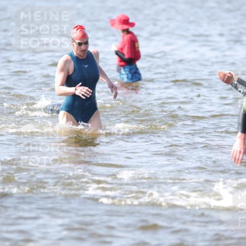 22.06.2025 - Viking Triathlon H.Heesch http://msf.ph/oto/8058766 22.06.2025 10:28:49 Schwimmen 12, 15, 152, 258, 301, 310, 368, 384, 414, 443, 604, 628 meine-sportfotos.de