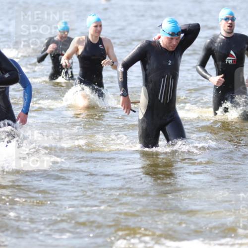 22.06.2025 - Viking Triathlon H.Heesch http://msf.ph/oto/8058822 22.06.2025 10:29:00 Schwimmen 7, 12, 15, 152, 200, 310, 384, 414, 443, 458, 604, 628, 652 meine-sportfotos.de