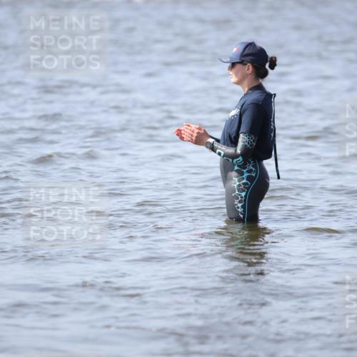 22.06.2025 - Viking Triathlon H.Heesch http://msf.ph/oto/8058914 22.06.2025 10:29:28 Schwimmen 6, 11, 30, 33, 243, 612 meine-sportfotos.de