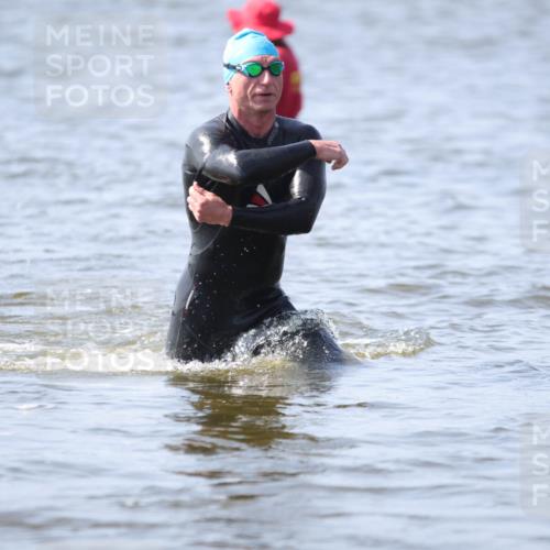 22.06.2025 - Viking Triathlon H.Heesch http://msf.ph/oto/8058924 22.06.2025 10:29:31 Schwimmen 6, 30, 243, 612 meine-sportfotos.de