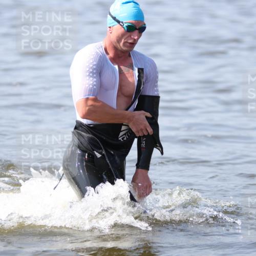 22.06.2025 - Viking Triathlon H.Heesch http://msf.ph/oto/8058937 22.06.2025 10:29:37 Schwimmen 6, 612 meine-sportfotos.de