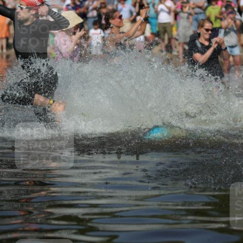 22.06.2025 - Viking Triathlon H.Heesch http://msf.ph/oto/8058990 22.06.2025 10:00:15 Schwimmen 2, 4, 10, 49, 81, 100, 122, 329, 420, 485, 521, 544, 609, 611 meine-sportfotos.de