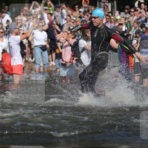 22.06.2025 - Viking Triathlon H.Heesch http://msf.ph/oto/8059001 22.06.2025 10:00:17 Schwimmen 2, 4, 10, 49, 81, 100, 122, 329, 420, 455, 473, 485, 521, 544, 557, 609, 610, 611, 617 meine-sportfotos.de
